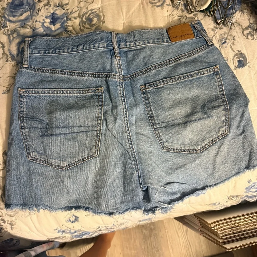 American Eagle Shorts Womens 6 Blue Jean Denim 90s Boyfriend Short Distressed